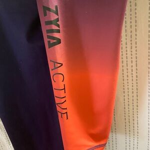 🛍️ ZYIA Active Purple Ombre graphic Light N Tight Hi-Rise 7/8 size 14-16